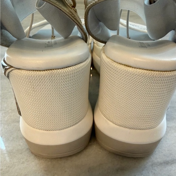 NeroGiardini Bungee Platform Wedge Sandals in White/Gold size 39/8.5 - Picture 11 of 12